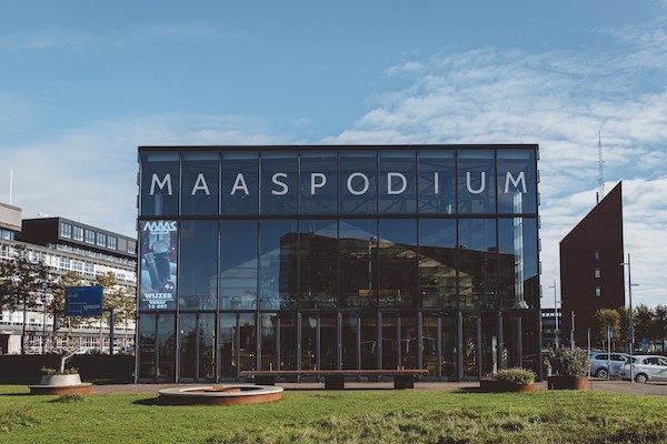 Maaspodium